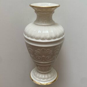 Vintage Lenox fine China Athenian style vase with gold trim